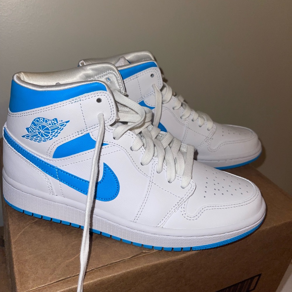 Jordan 1 mid